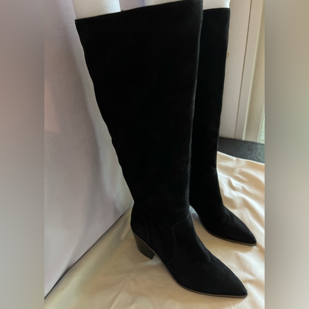 NWT Beautiful Cole Haan black suede boots a new condition with tags